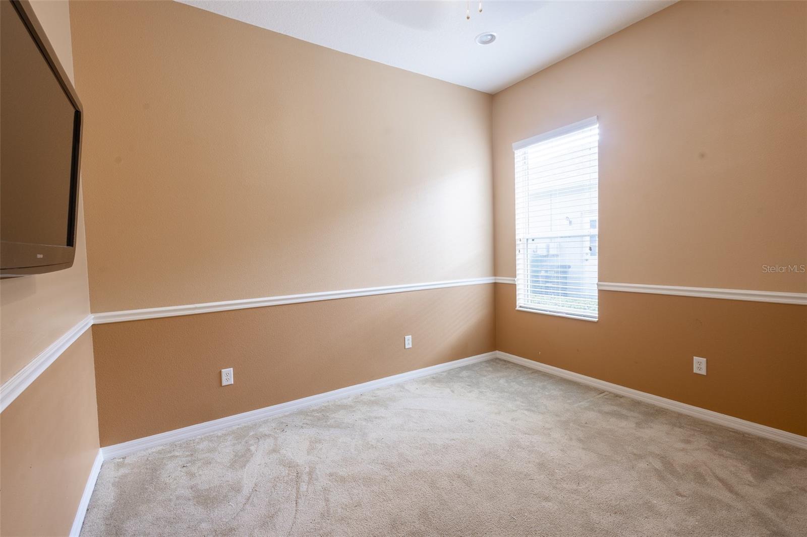 IVY LAKE ESTATES - Residential