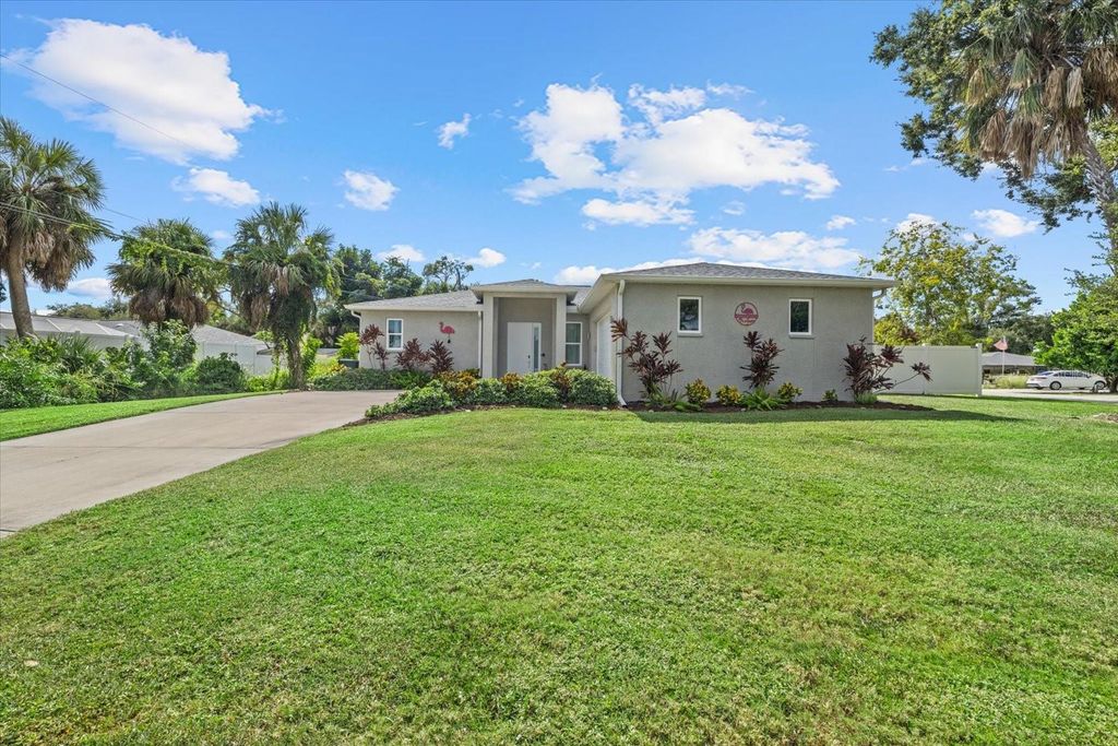 Photo of 279 Avalon Road, Venice, FL 34293 (MLS # A4669339)