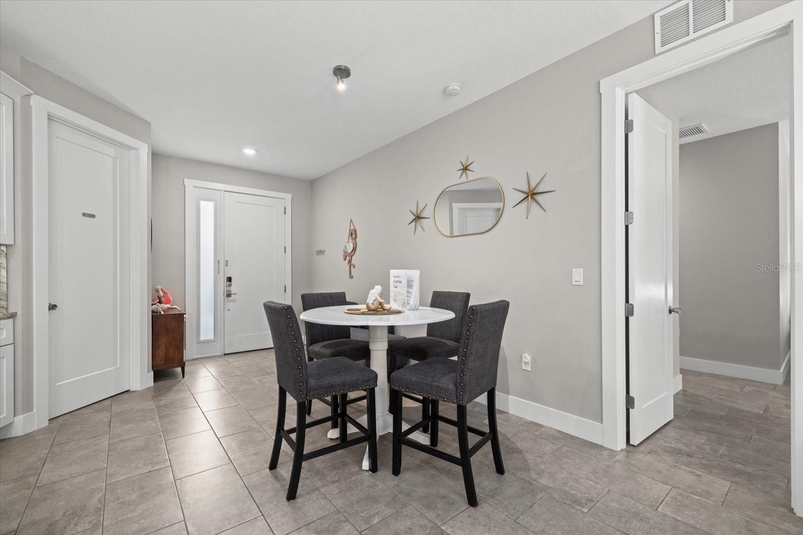 SOUTH VENICE - Residential Lease