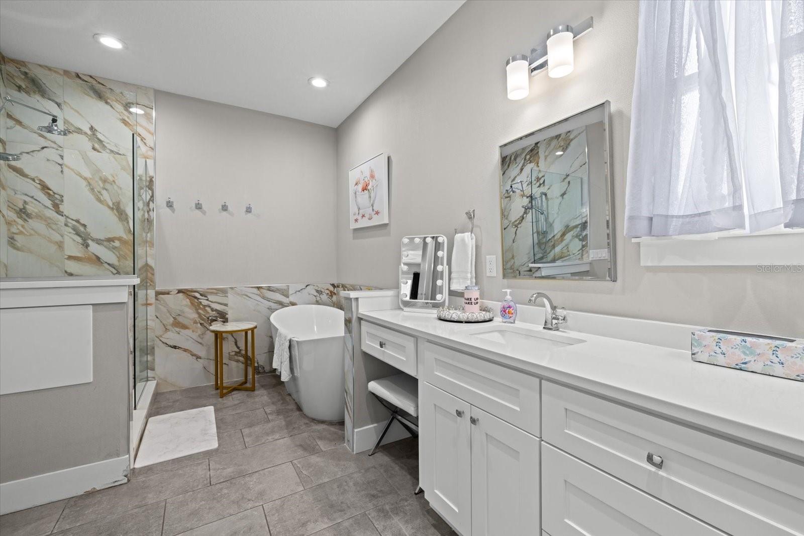 SOUTH VENICE - Residential Lease