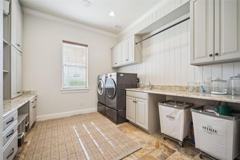 Tiny photo for 2018 Castelli Boulevard, Mount Dora, FL 32757 (MLS # O6389669)