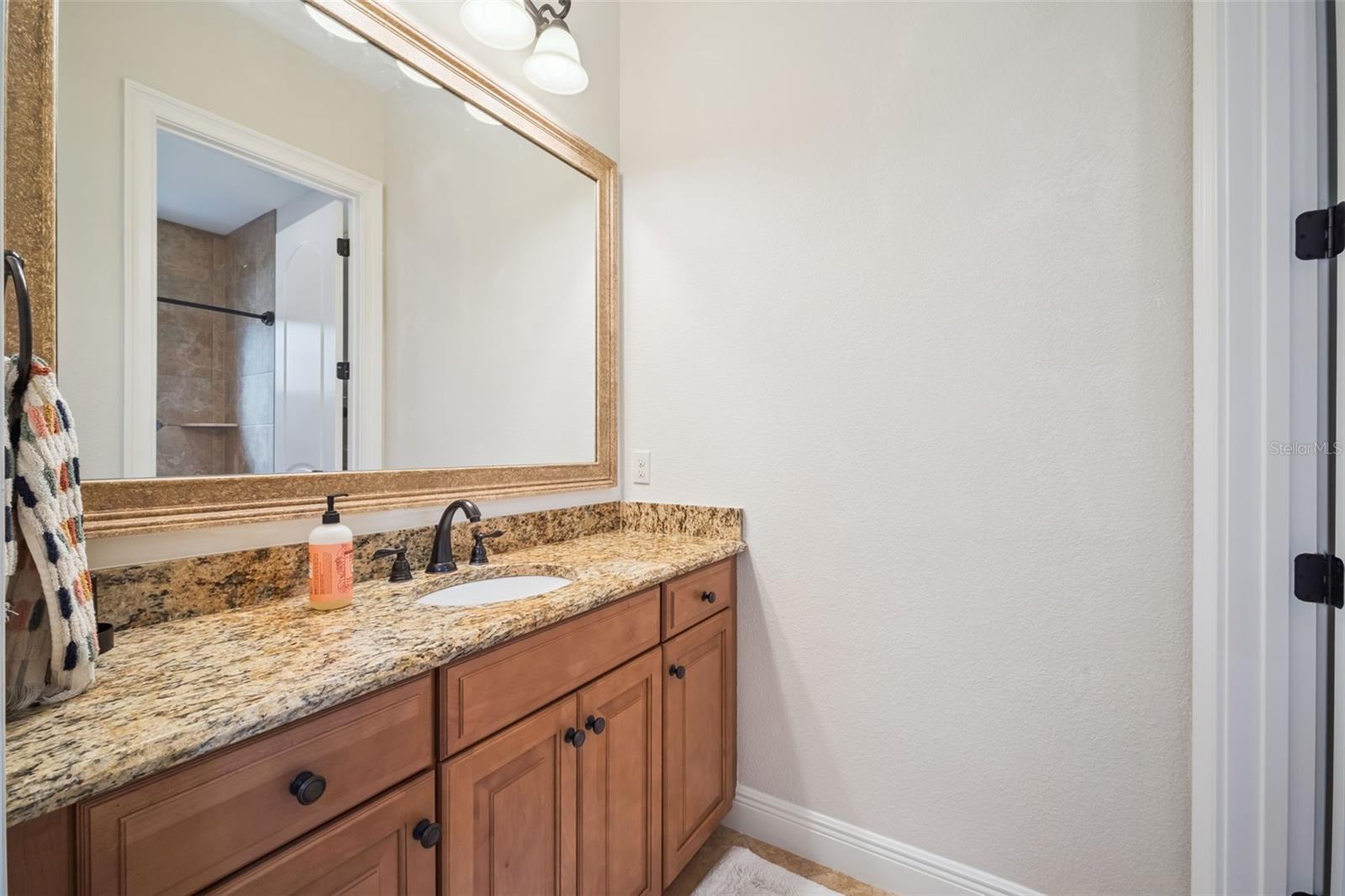 MOUNT DORA LOCH LEVEN PH 03 REP LO - Residential