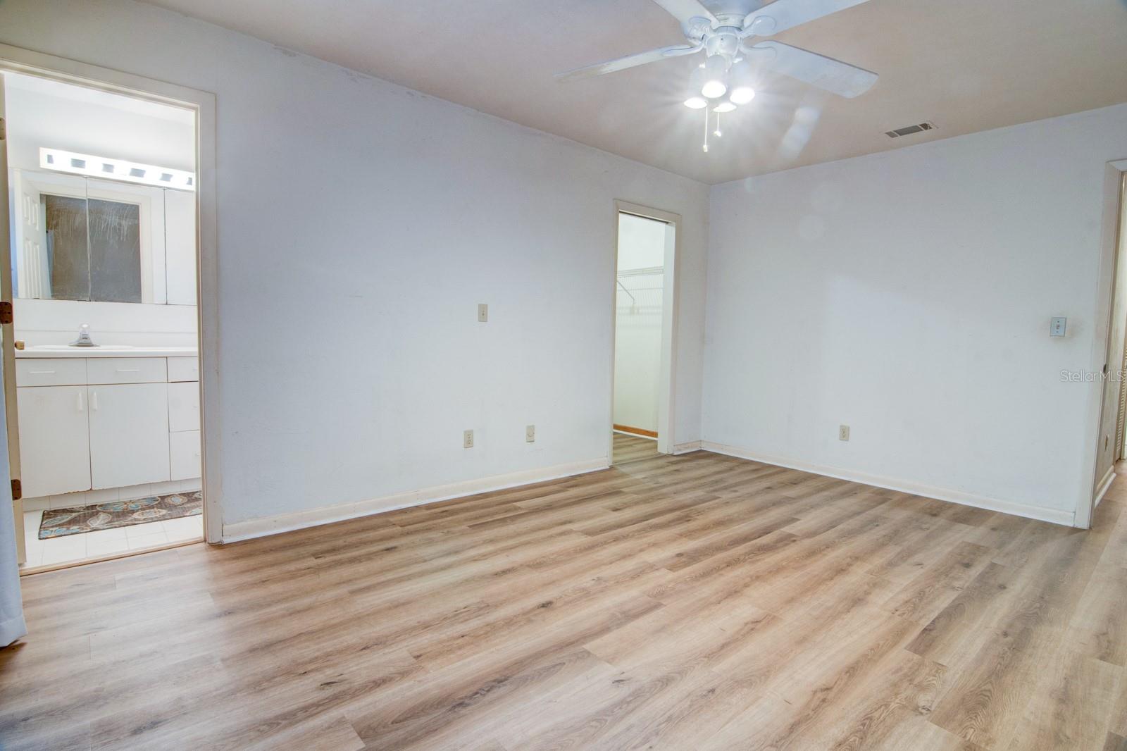 CUMBERLAND CIRCLE - Residential