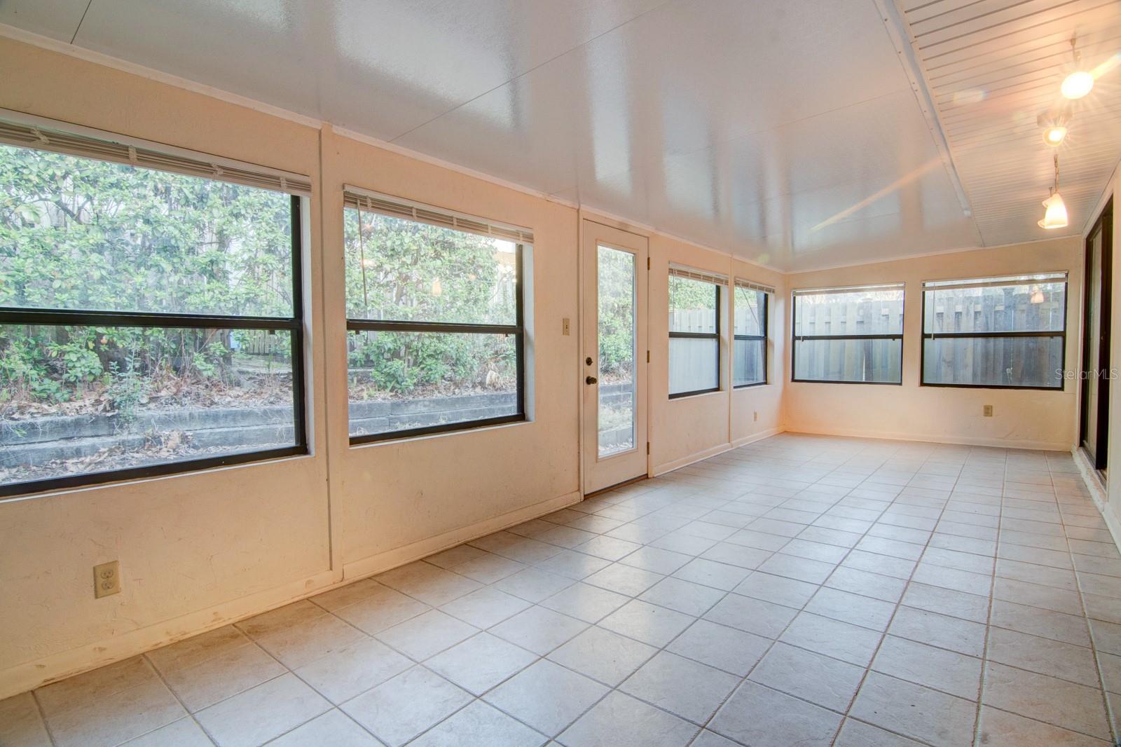 CUMBERLAND CIRCLE - Residential