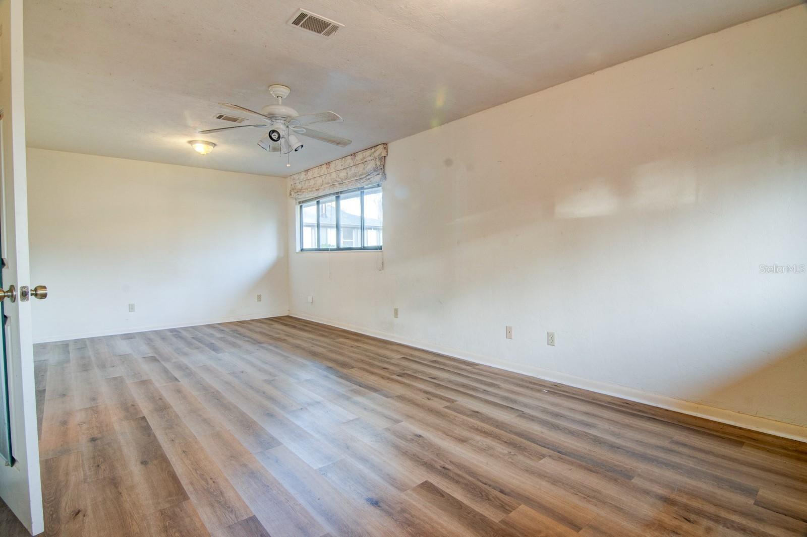 CUMBERLAND CIRCLE - Residential