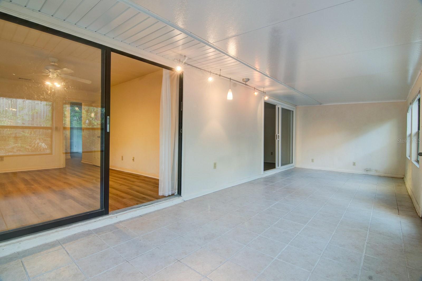 CUMBERLAND CIRCLE - Residential