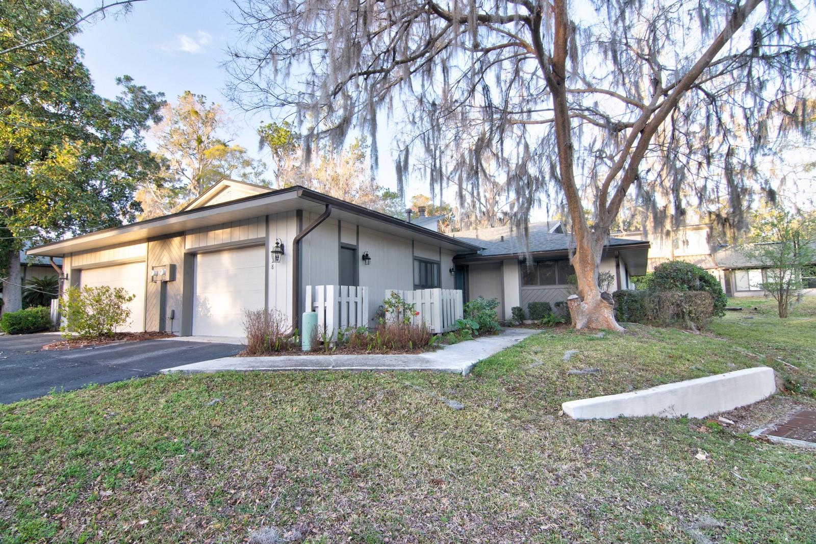 CUMBERLAND CIRCLE - Residential