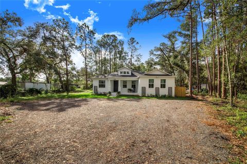 A home in LAKELAND