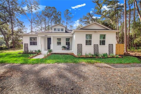 A home in LAKELAND