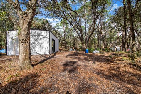 A home in LAKELAND