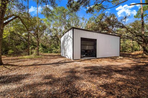 A home in LAKELAND