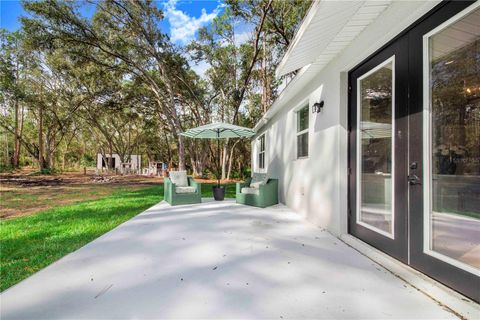 A home in LAKELAND