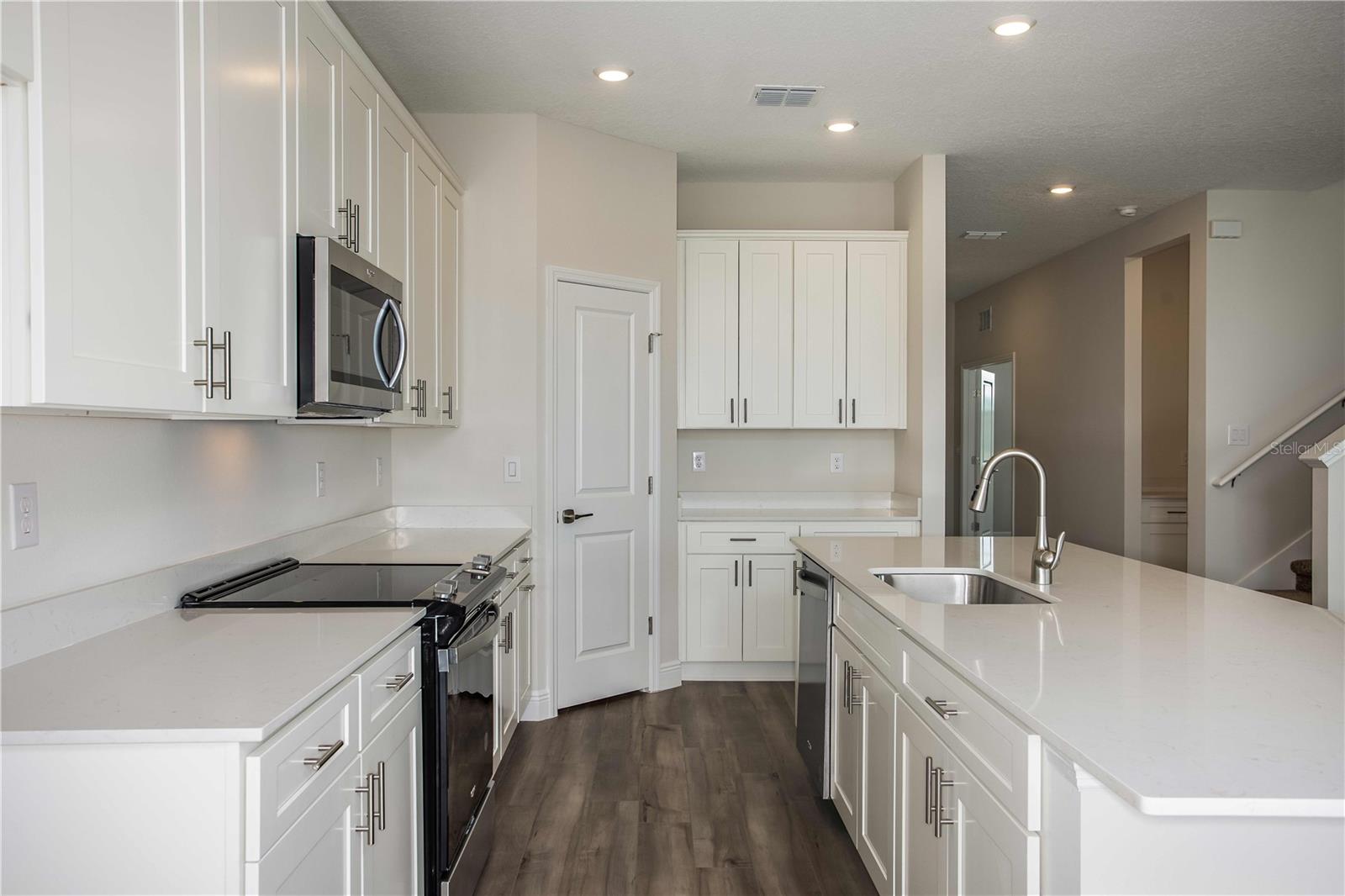 PASADENA WOODS - Residential