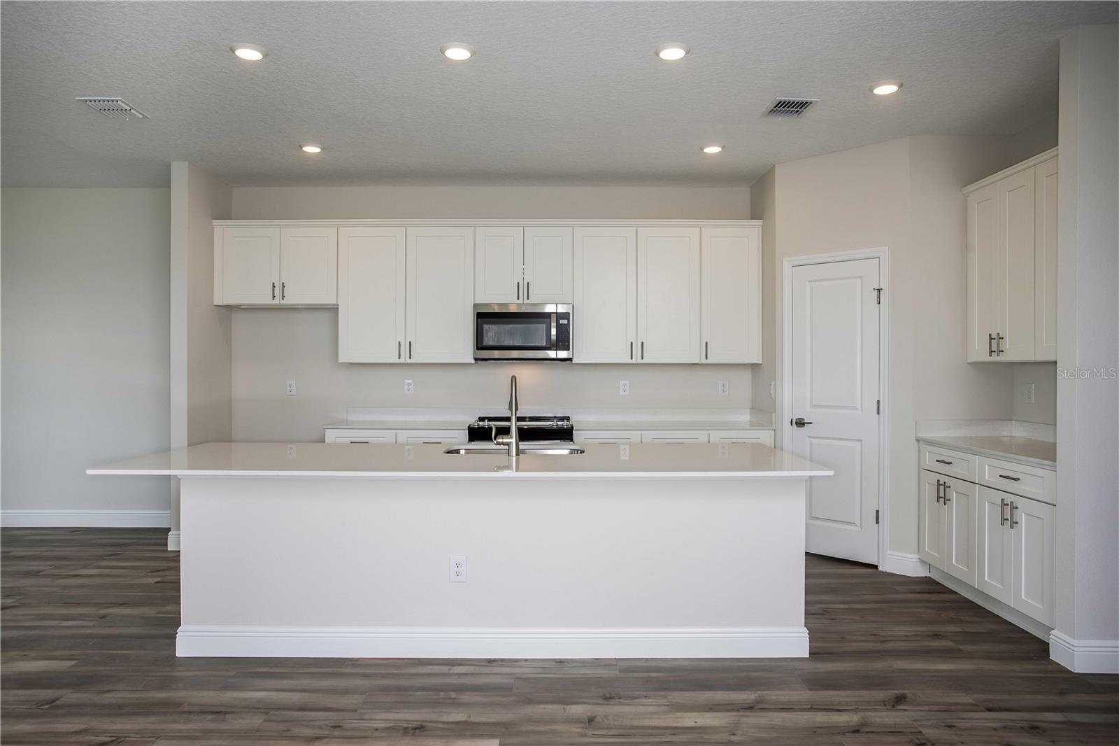 PASADENA WOODS - Residential