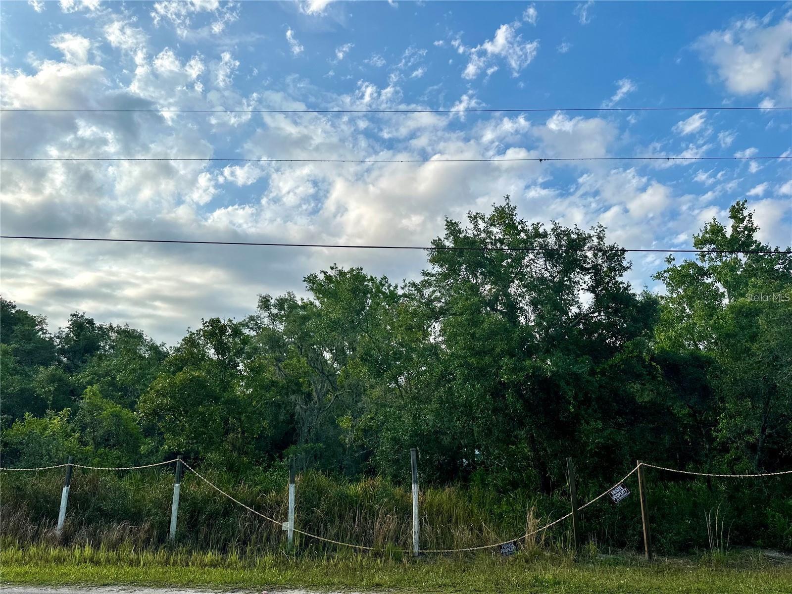 MOON LAKE ESTATES - Land