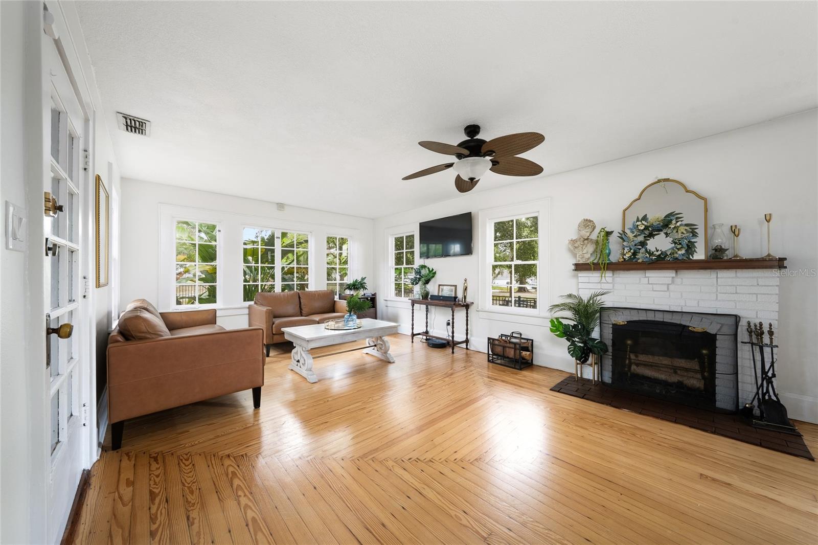 COVE CAY - Residential