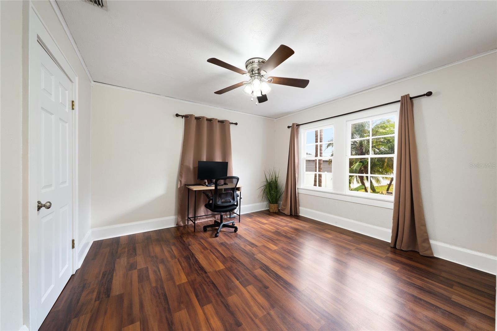 COVE CAY - Residential