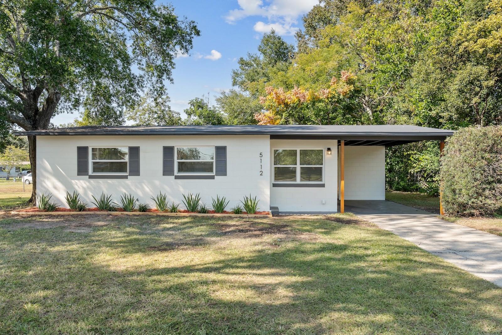 Casas a venda 1 - Jen Dantas 5112 CLIVEDEN DRIVE