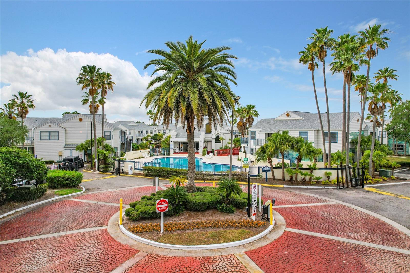 DOCKSIDE CONDO - Residential