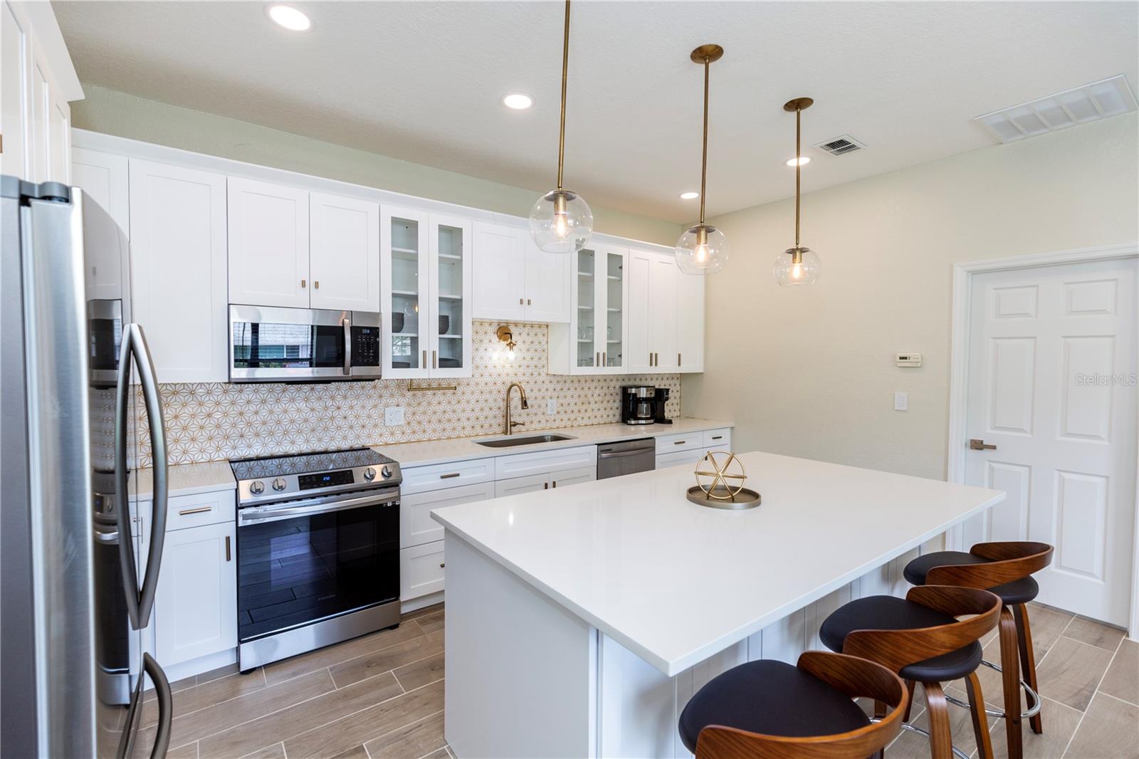 REUER SUB - Residential