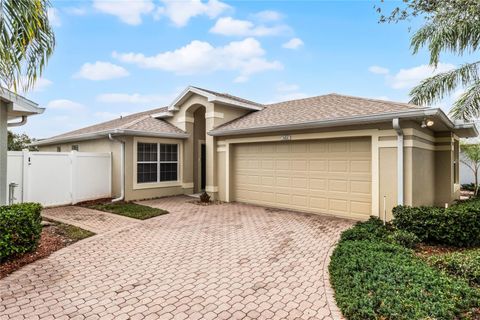 A home in WINTER HAVEN