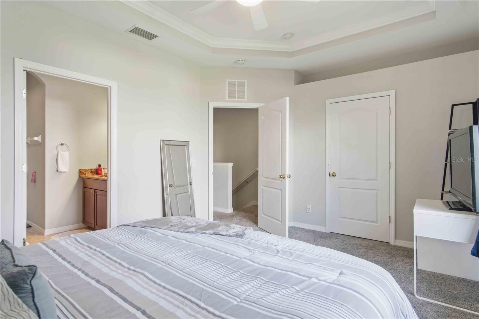 TOWNS AT LAKESIDE - Residential