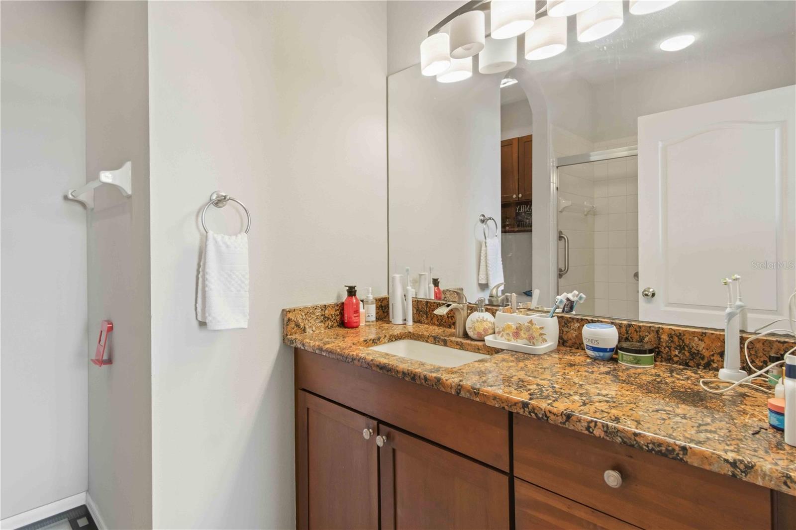 TOWNS AT LAKESIDE - Residential