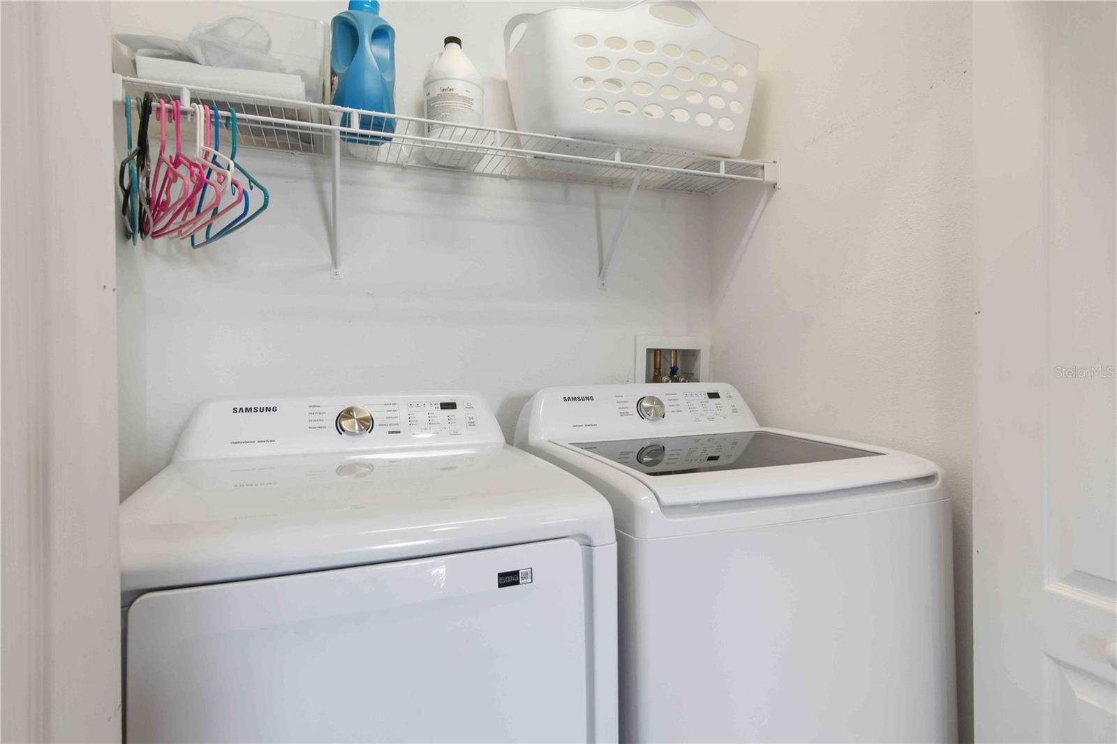 TOWNS AT LAKESIDE - Residential