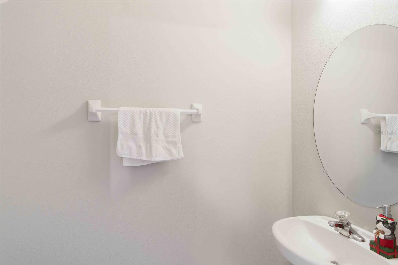 TOWNS AT LAKESIDE - Residential