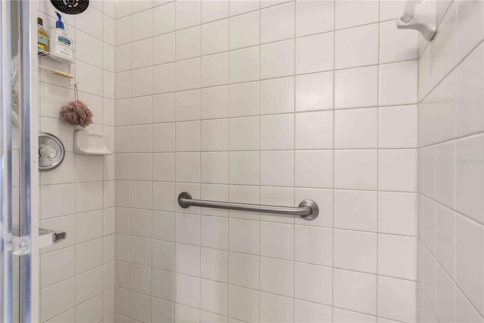 TOWNS AT LAKESIDE - Residential