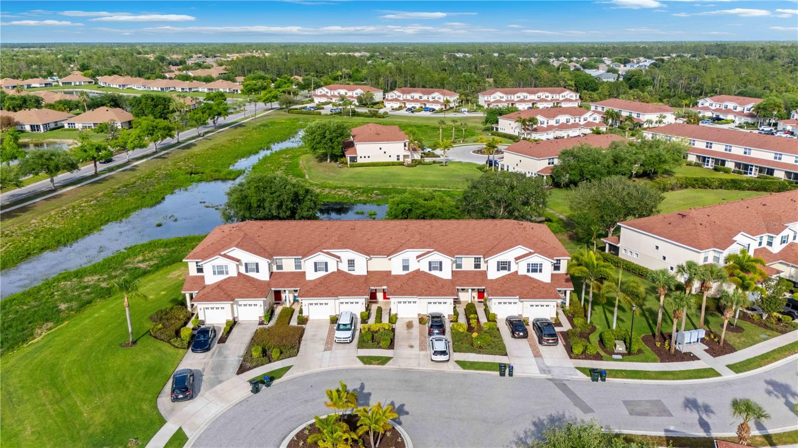 TOWNS AT LAKESIDE - Residential