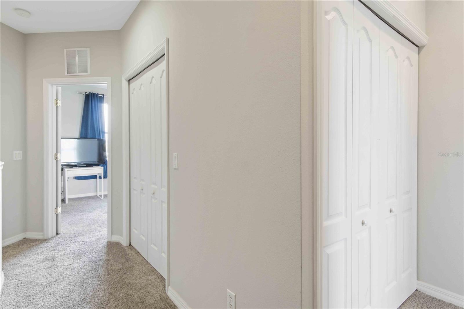 TOWNS AT LAKESIDE - Residential