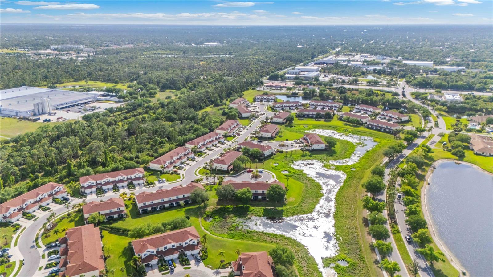 TOWNS AT LAKESIDE - Residential