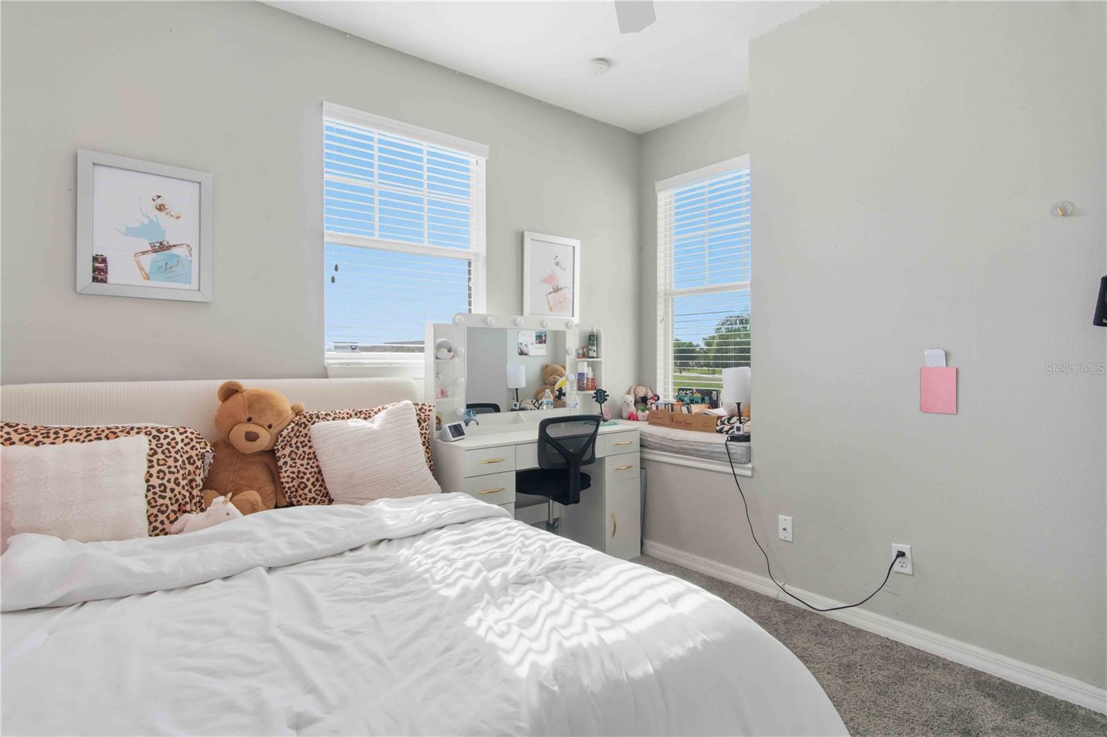 TOWNS AT LAKESIDE - Residential