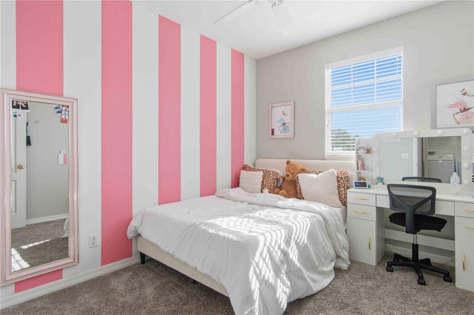 TOWNS AT LAKESIDE - Residential