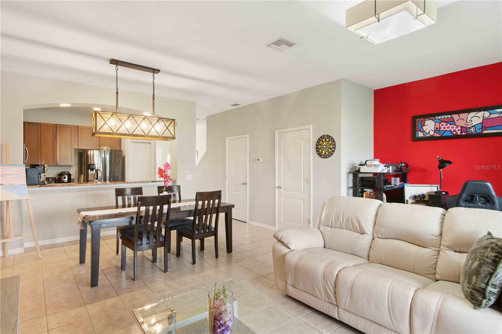 TOWNS AT LAKESIDE - Residential