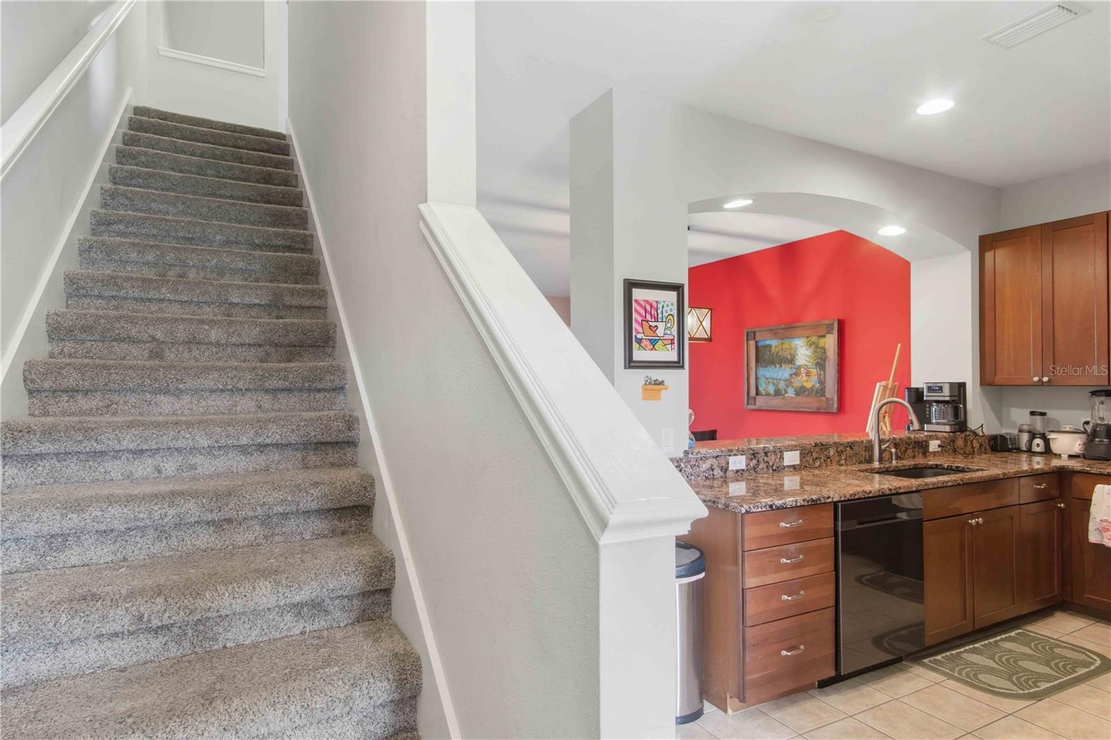 TOWNS AT LAKESIDE - Residential