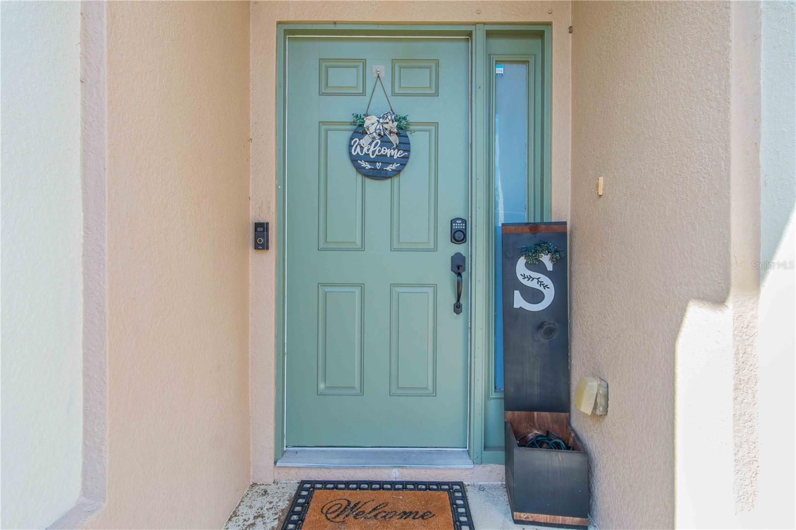 TOWNS AT LAKESIDE - Residential