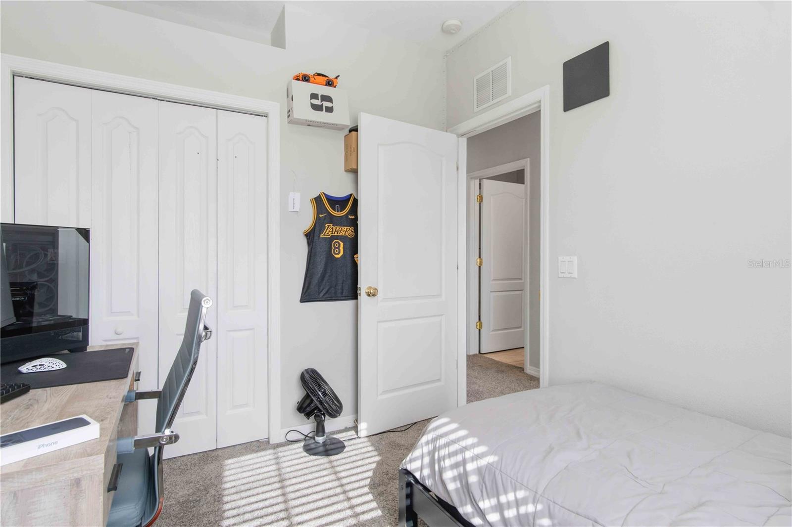 TOWNS AT LAKESIDE - Residential