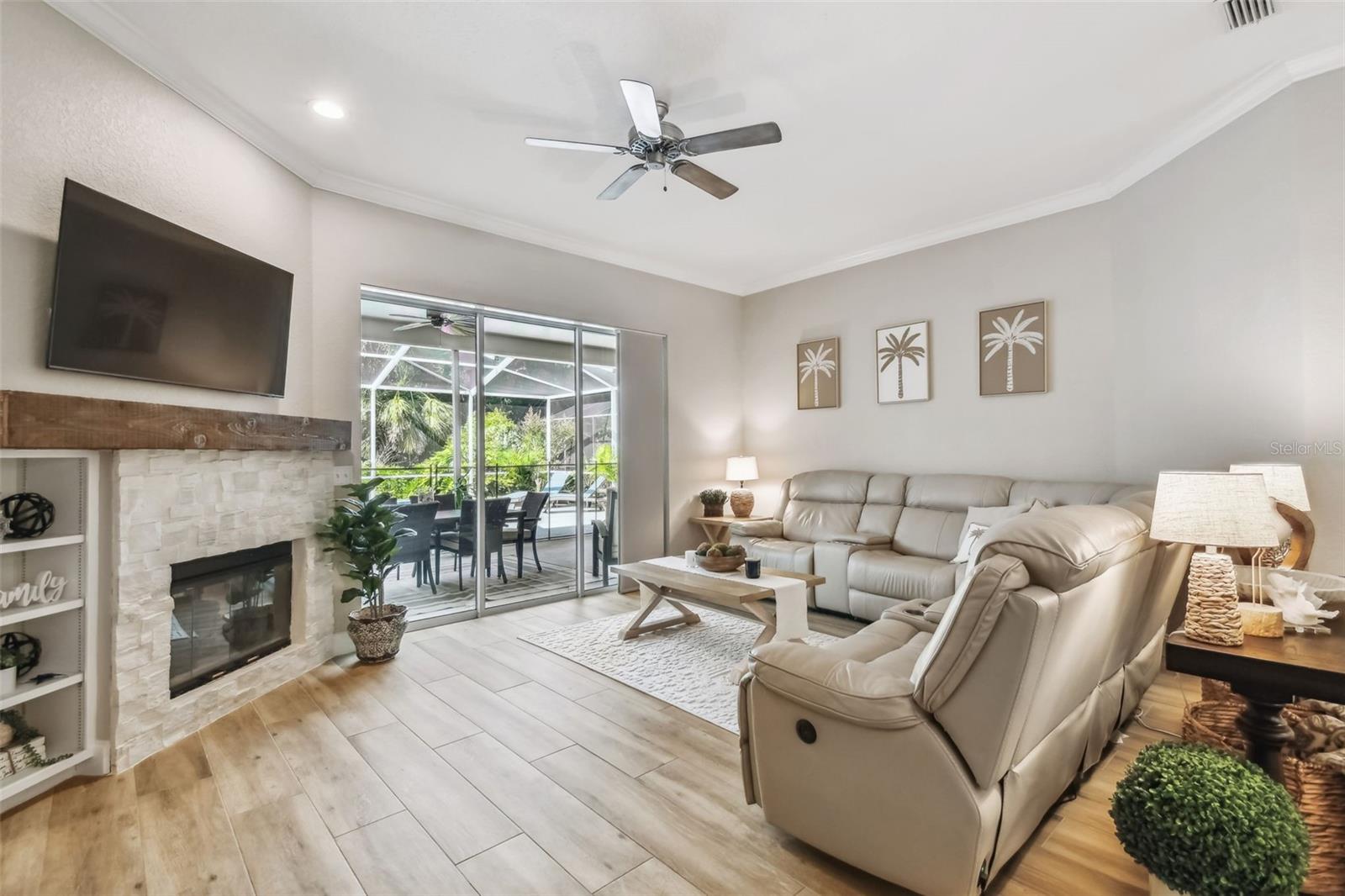 5027 CROSS POINTE DRIVE