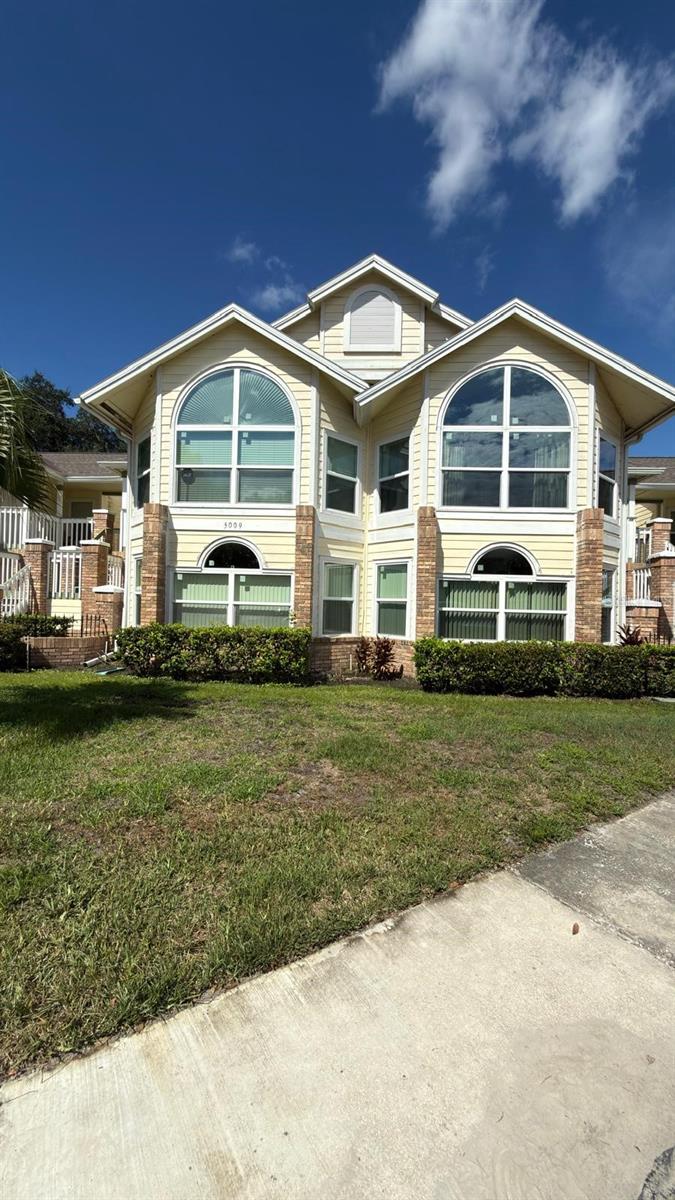 Photo of 5009 Laguna Bay Circle #41, Kissimmee, FL 34746 (MLS # S5157034)