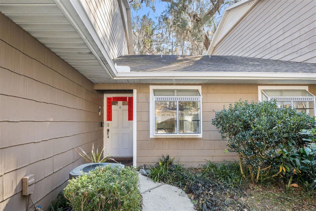 Photo of 815 SW 51st Way #815, Gainesville, FL 32607 (MLS # GC537044)