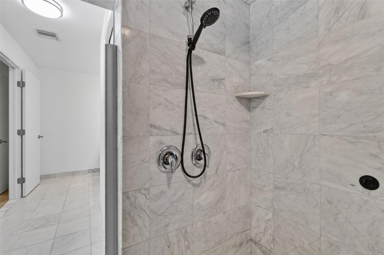 MOUNT DORA GULLERS HOMESTEAD - Residential Lease