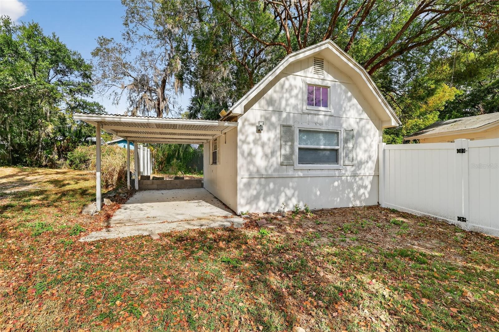 MOUNT DORA GULLERS HOMESTEAD - Residential Lease