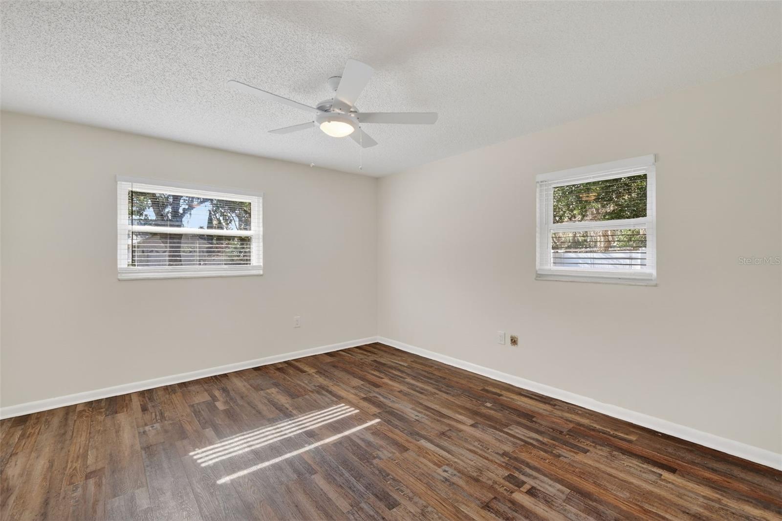 MOUNT DORA GULLERS HOMESTEAD - Residential Lease