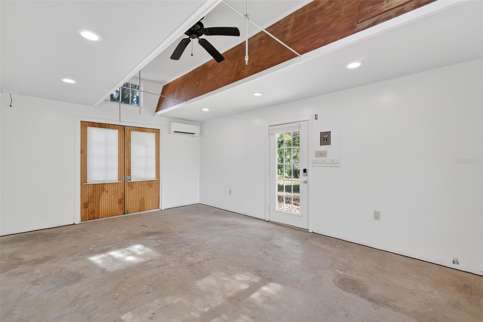 MOUNT DORA GULLERS HOMESTEAD - Residential Lease