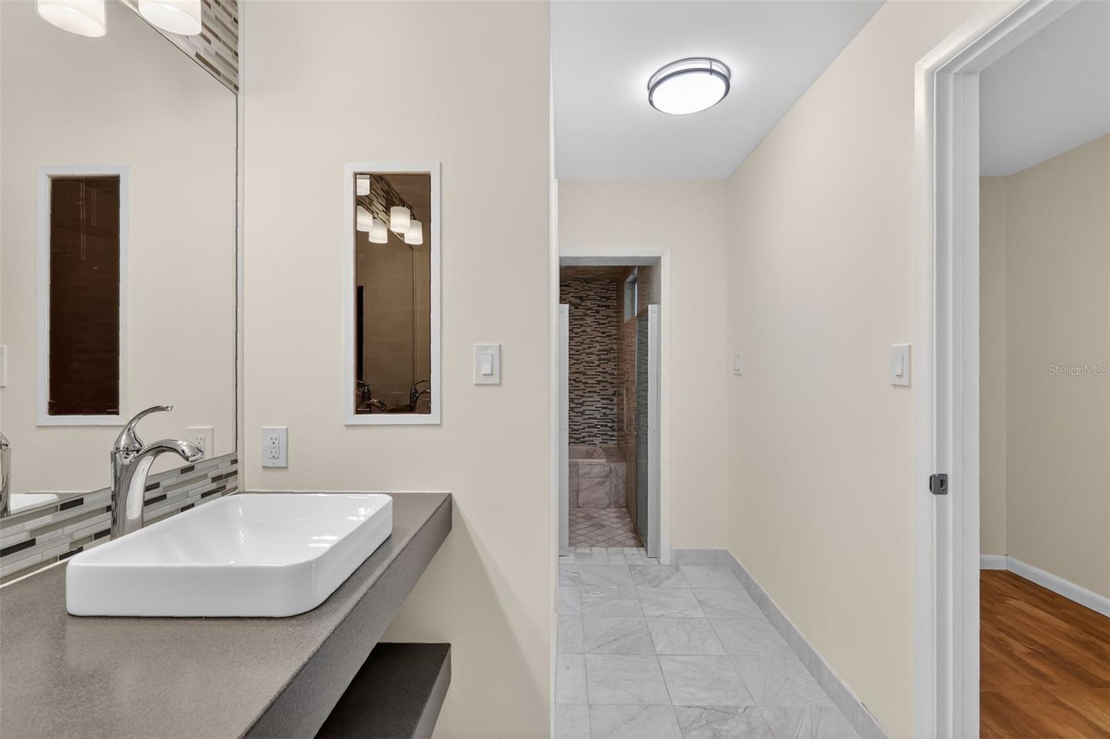 MOUNT DORA GULLERS HOMESTEAD - Residential Lease