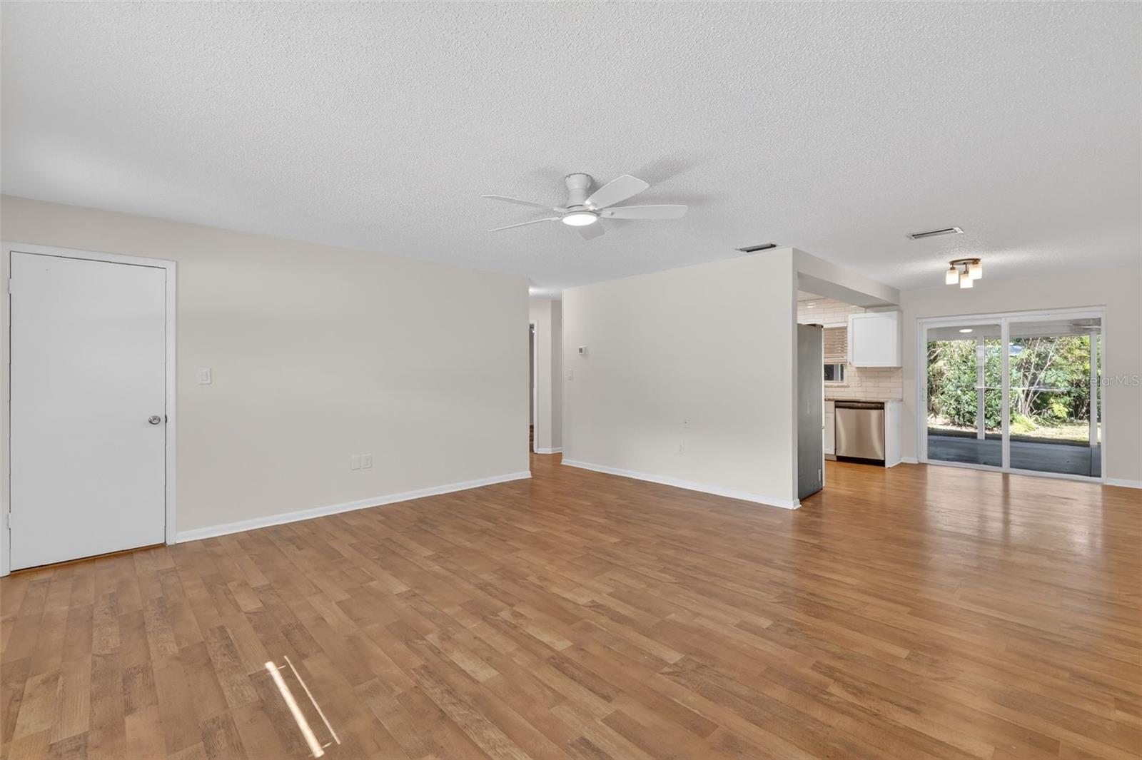 MOUNT DORA GULLERS HOMESTEAD - Residential Lease