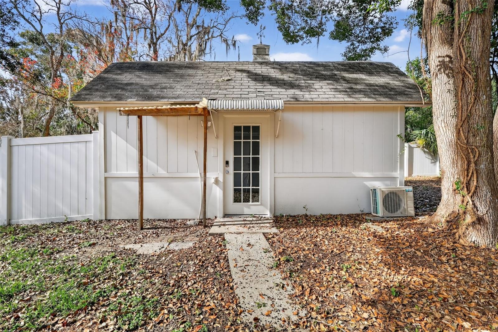 MOUNT DORA GULLERS HOMESTEAD - Residential Lease