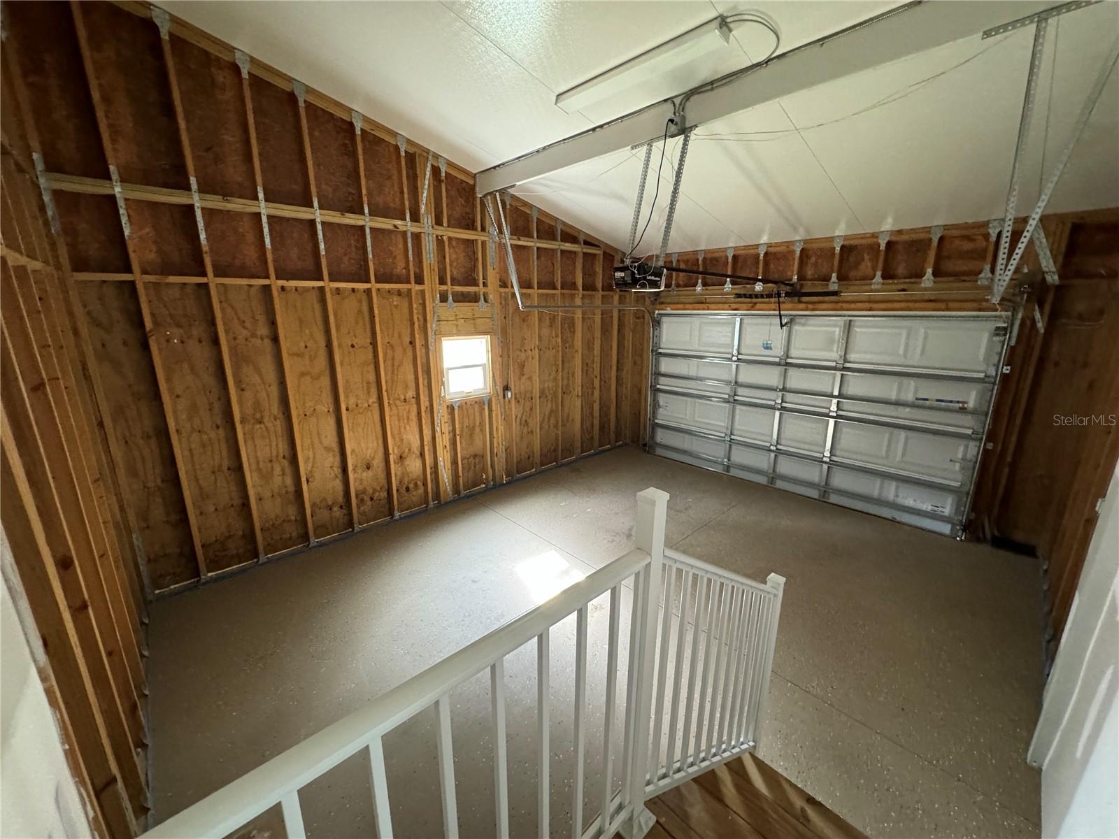 HOOD MANOR ESTATES - Residential Lease